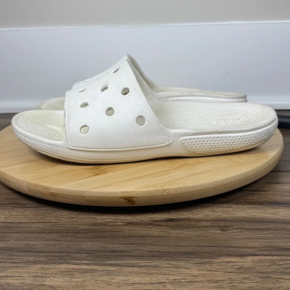 Crocs Classic Slides Unisex Men 9 Women 11 White Lightweight Comfort Casual